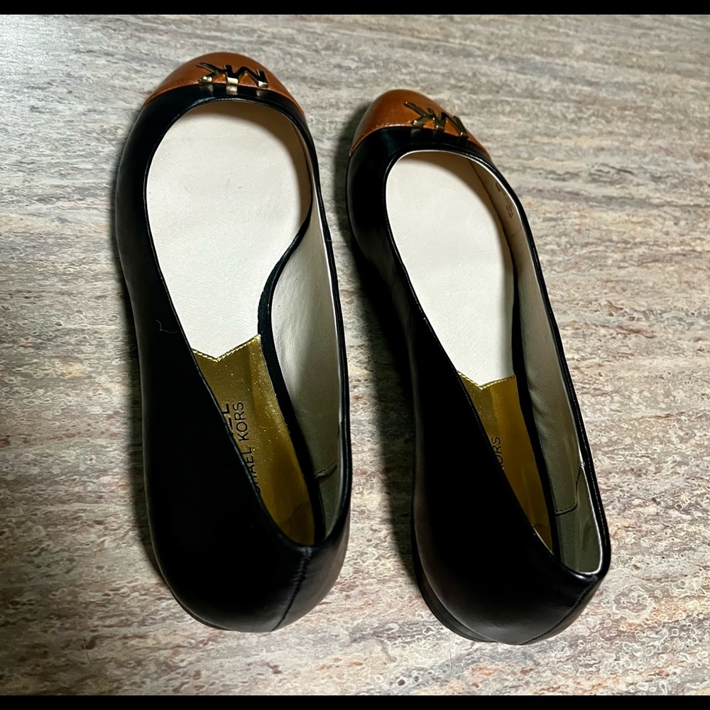 NWOB Michael Kors flat leather shoes - Picture 2 of 16